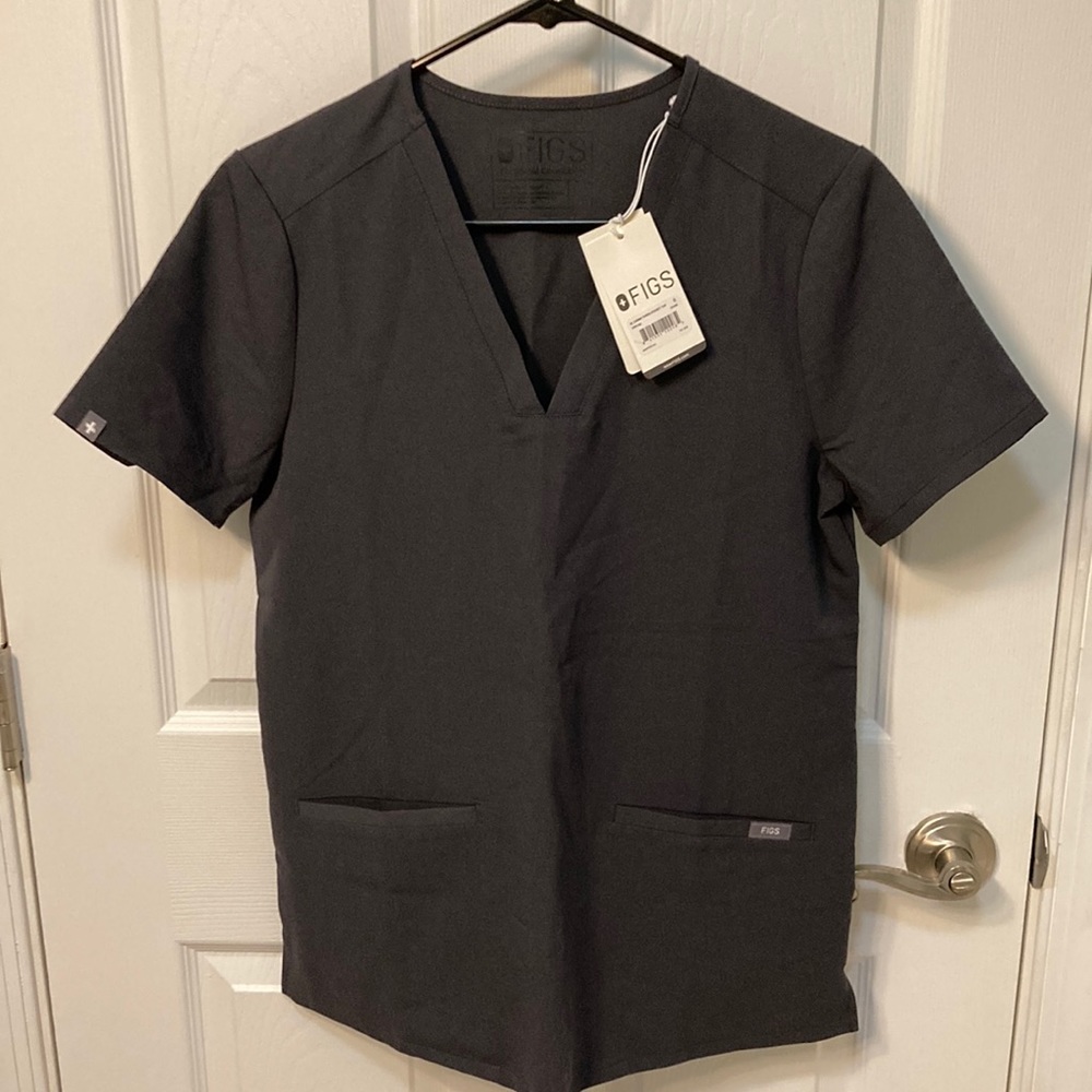 Figs women’s Casma 3-pocket scrub top charcoal gray NWT new with tags